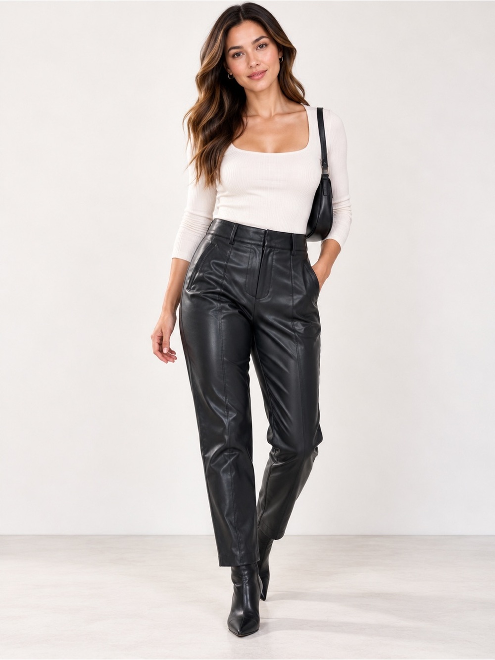 🎉5 for $45🎉 Zara faux leather pants size L